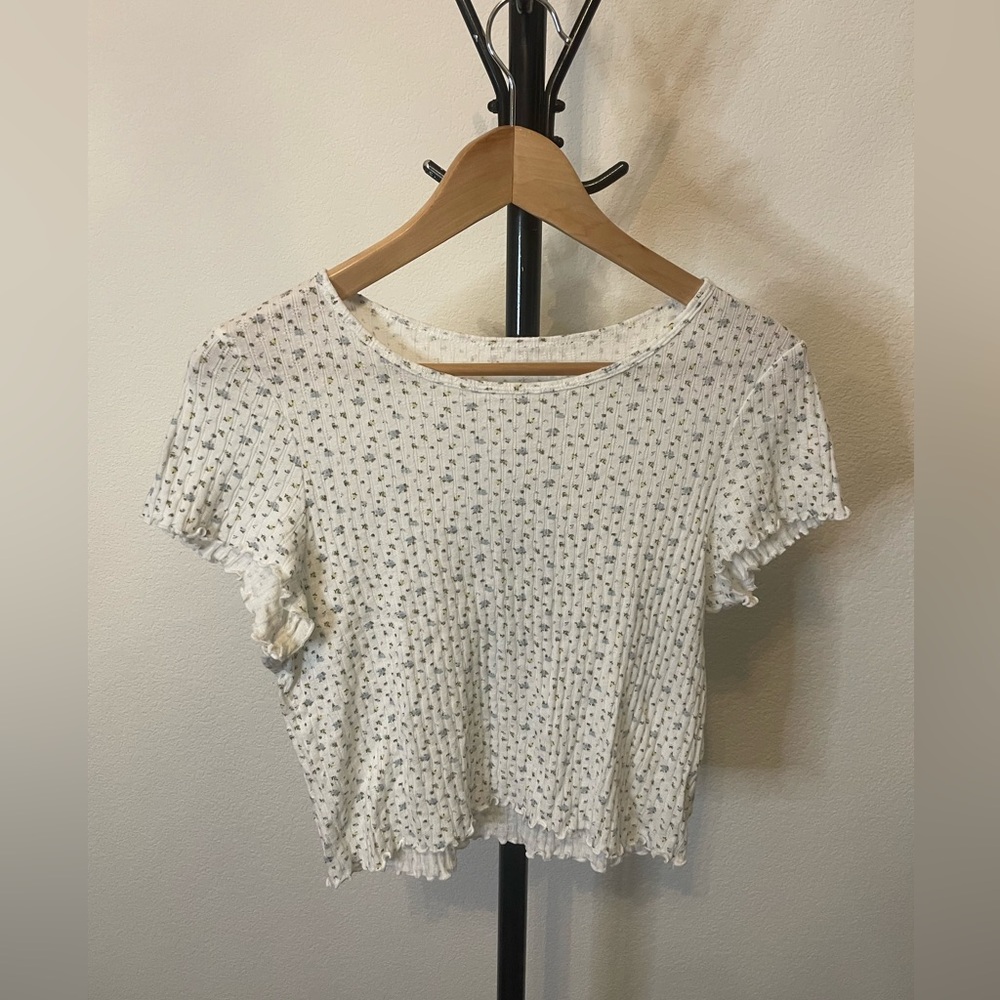 American Eagle Outfitters - Floral Baby Tee - Size XS